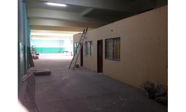 Galpón 435 m2 con oficinas