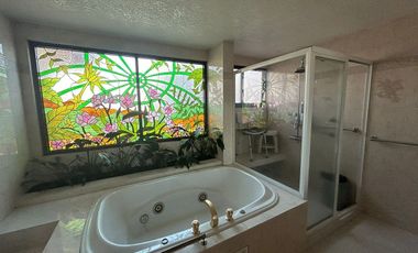 SE VENDE RESIDENCIA EN JARDINES EN LA MONTAÑA.