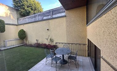 SE VENDE RESIDENCIA EN JARDINES EN LA MONTAÑA.