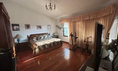 SE VENDE RESIDENCIA EN JARDINES EN LA MONTAÑA.