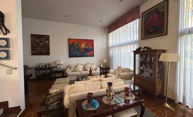 SE VENDE RESIDENCIA EN JARDINES EN LA MONTAÑA.