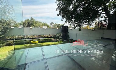 Casa en venta, en Jardines del Pedregal,  con gran jardín, lujo y confort