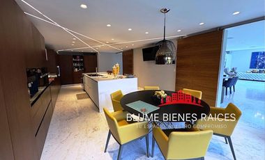 Casa en venta, en Jardines del Pedregal,  con gran jardín, lujo y confort