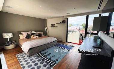 Casa en venta, en Jardines del Pedregal,  con gran jardín, lujo y confort