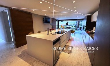 Casa en venta, en Jardines del Pedregal,  con gran jardín, lujo y confort