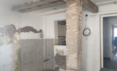 Casa a refaccionar completa Raúl  B. Diaz