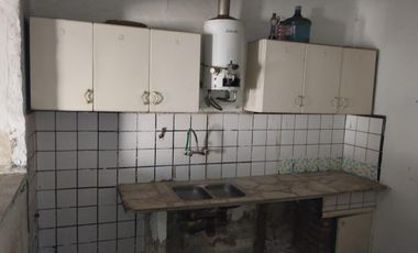 Casa a refaccionar completa Raúl  B. Diaz