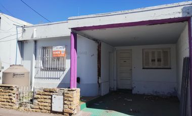Casa a refaccionar completa Raúl  B. Diaz