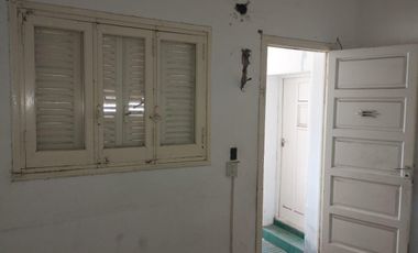 Casa a refaccionar completa Raúl  B. Diaz