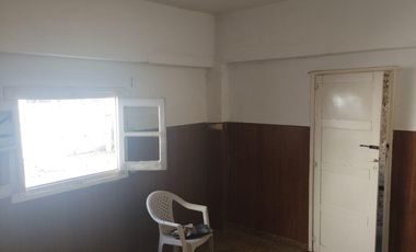 Casa a refaccionar completa Raúl  B. Diaz