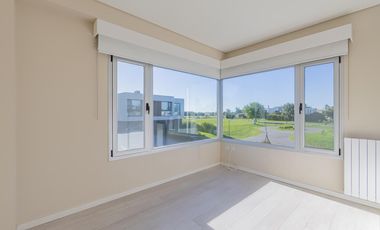 Casa en  venta de 5 dormitorios con piscina