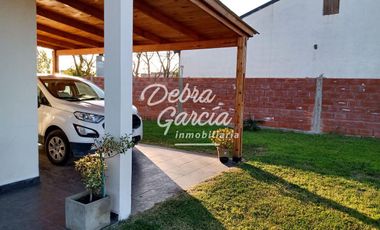 VENTA CASA EN MAR DE AJO GAS NATURAL GARAGE PARA DOS AUTOS