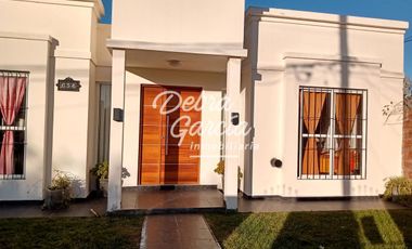 VENTA CASA EN MAR DE AJO GAS NATURAL GARAGE PARA DOS AUTOS