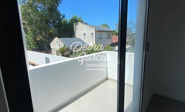 Casa PH 4 Ambientes - A Estrenar – Gas Natural - Patio Cochera