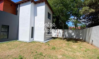 Casa PH 4 Ambientes - A Estrenar – Gas Natural - Patio Cochera