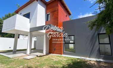 Casa PH 4 Ambientes - A Estrenar – Gas Natural - Patio Cochera