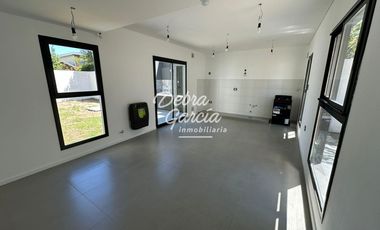 Casa PH 4 Ambientes - A Estrenar – Gas Natural - Patio Cochera