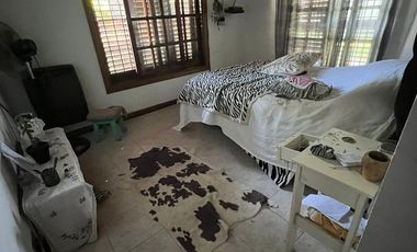 Casa en venta en barrio cuba con pileta