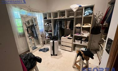 Casa en venta en barrio cuba con pileta