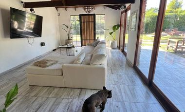 Casa en venta en barrio cuba con pileta