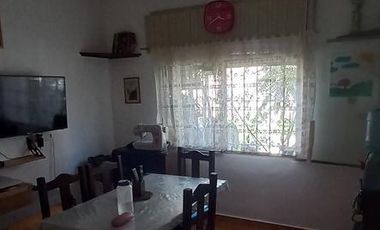 Casa - Ingeniero Adolfo Sourdeaux
