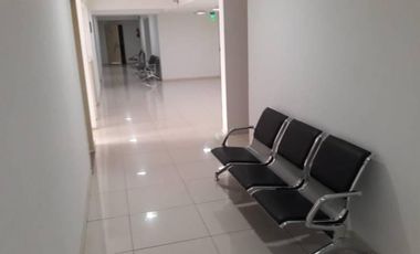 Oficina en Ciudad Ribera. Entrepiso. Balcón. 77m² aprox.