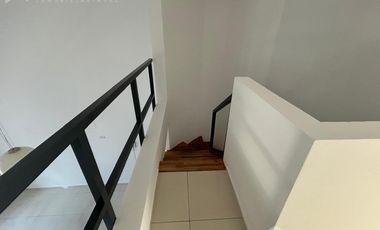 Oficina en Ciudad Ribera. Entrepiso. Balcón. 77m² aprox.