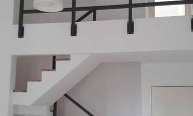 Oficina en Ciudad Ribera. Entrepiso. Balcón. 77m² aprox.