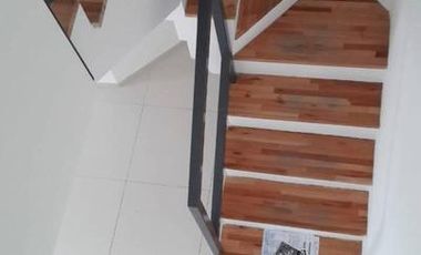 Oficina en Ciudad Ribera. Entrepiso. Balcón. 77m² aprox.