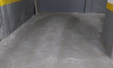 Cochera en  La Perla