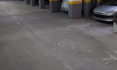 Cochera en  La Perla