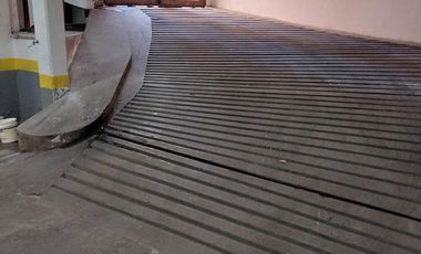 Cochera en  La Perla