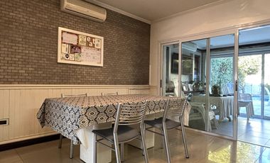 Casa en  Barrancas de Guido.  Quilmes