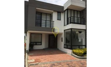 CASA ARRIENDO COTA CONJUNTO CERRADO $ 4.800.000