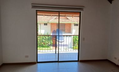 Arriendo casa ubicada en el municipio de La Ceja, Antioquia.