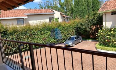 Arriendo casa ubicada en el municipio de La Ceja, Antioquia.