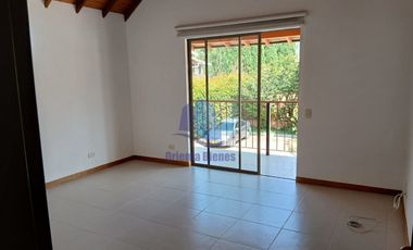 Arriendo casa ubicada en el municipio de La Ceja, Antioquia.