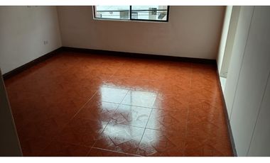 Se renta apartamento en Los Alpes Pereira
