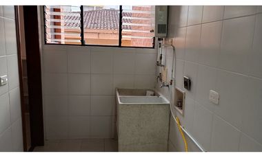 Se renta apartamento en Los Alpes Pereira