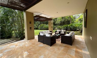 SE VENDE O ARRIENDA X NOCHE CASA EN MESA DE YEGUAS