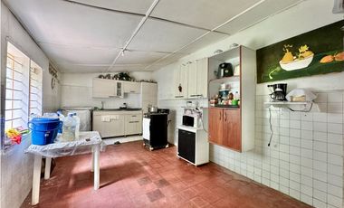 CASA EN VENTA UBICADA CENTRO HISTORICO PARA USO COMERCIAL