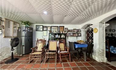 CASA EN VENTA UBICADA CENTRO HISTORICO PARA USO COMERCIAL