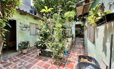 CASA EN VENTA UBICADA CENTRO HISTORICO PARA USO COMERCIAL