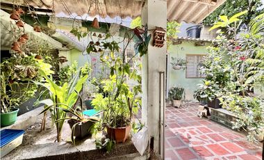 CASA EN VENTA UBICADA CENTRO HISTORICO PARA USO COMERCIAL