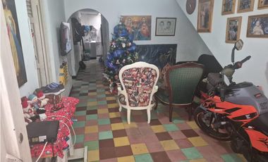 SE VENDE CASA  BARRIO LA PAZ, FLORIDABLANCA - POR LA 200