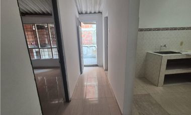 SE VENDE CASA  BARRIO LA PAZ, FLORIDABLANCA - POR LA 200
