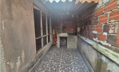 SE VENDE CASA  BARRIO LA PAZ, FLORIDABLANCA - POR LA 200