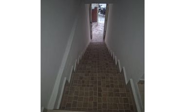 SE VENDE CASA  BARRIO LA PAZ, FLORIDABLANCA - POR LA 200