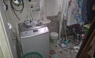 SE VENDE CASA  BARRIO LA PAZ, FLORIDABLANCA - POR LA 200