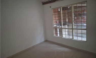 SE VENDE CASA  BARRIO LA PAZ, FLORIDABLANCA - POR LA 200